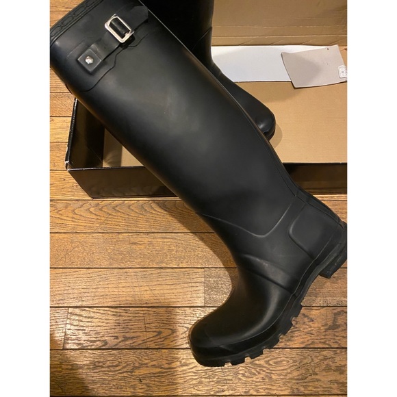 HUNTER Tall Black Rain boots (W size 8) - Picture 8 of 11